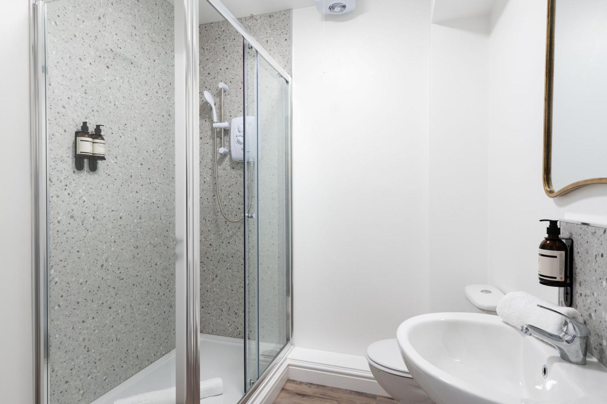 Wellington Place I Your Apartment 布里斯托 外观 照片