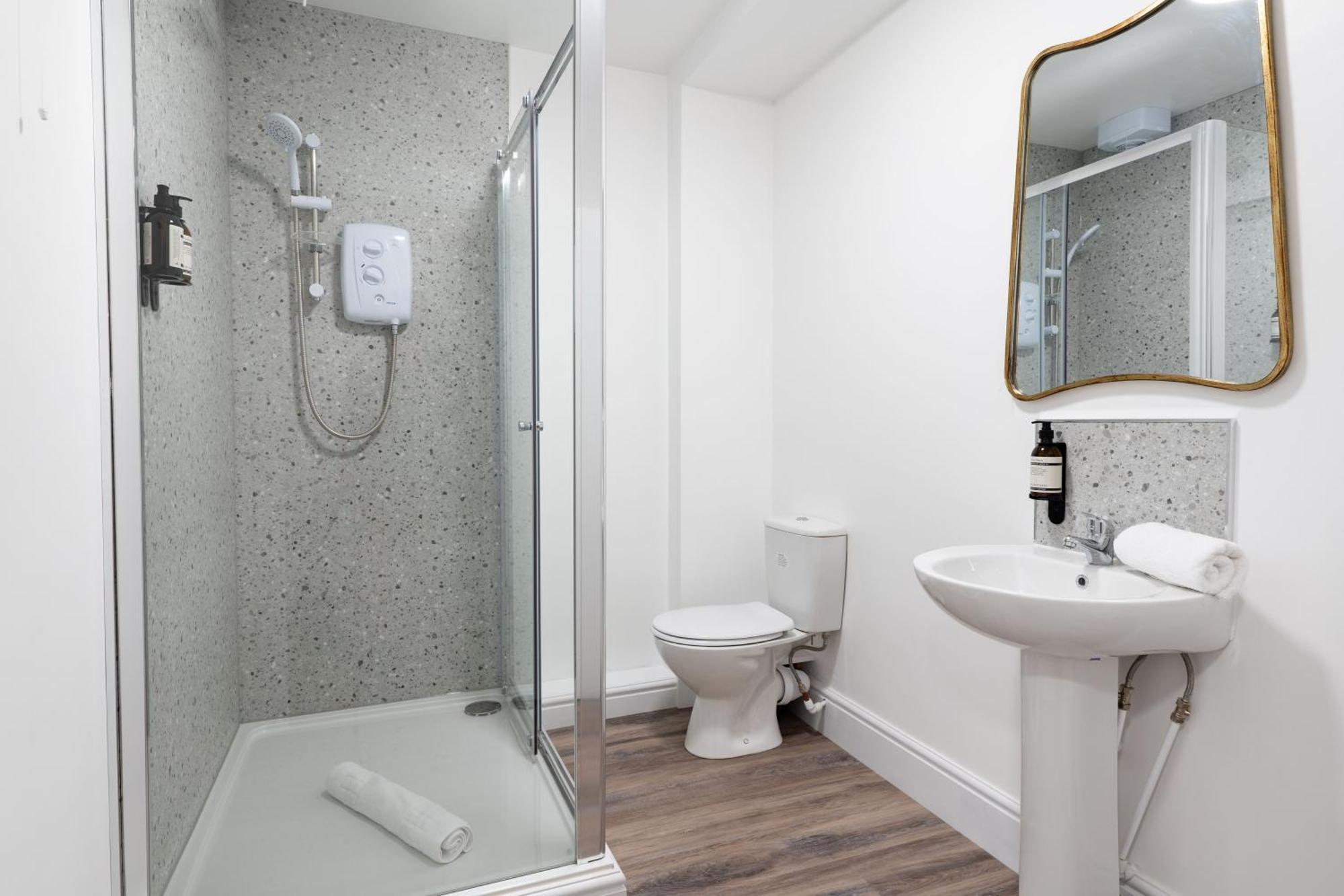 Wellington Place I Your Apartment 布里斯托 外观 照片